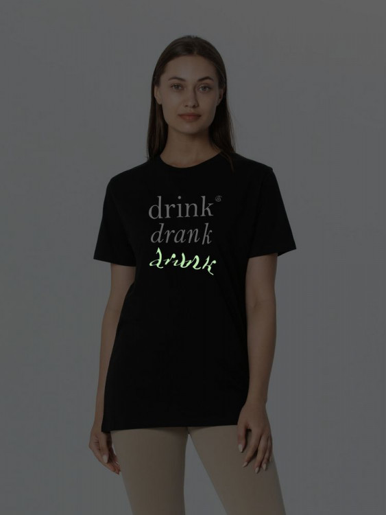 Футболка Drunk со светящимся принтом, черная